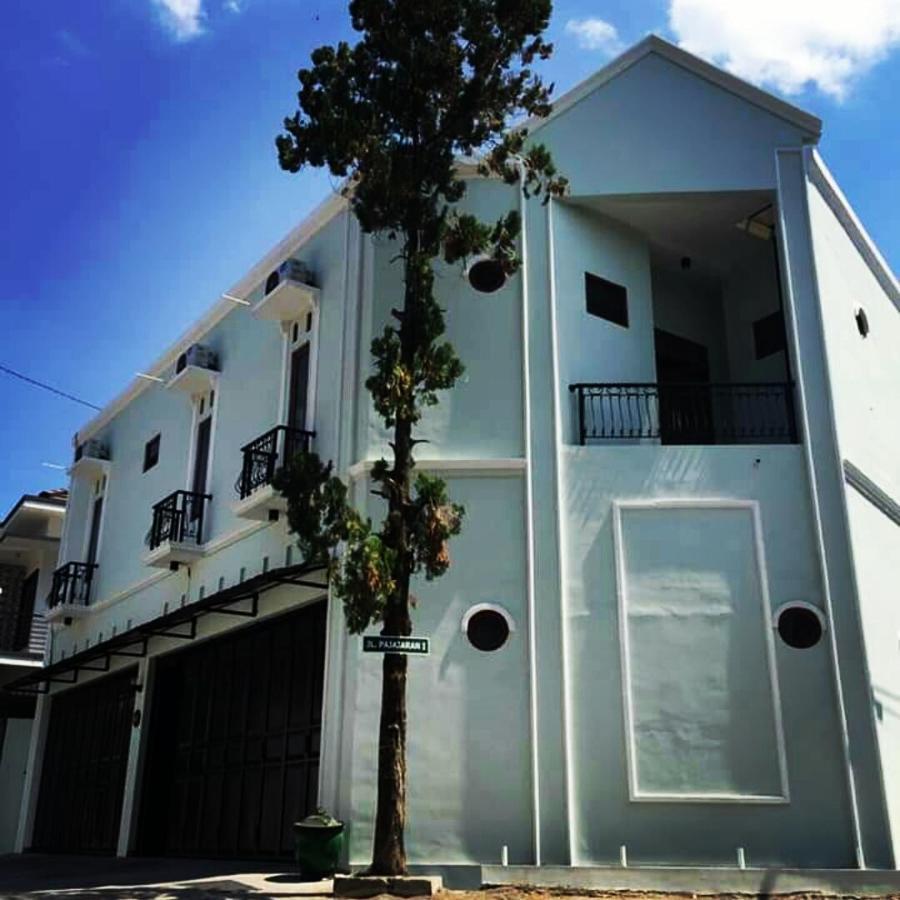 Zg Homestay Solo Sumber  Buitenkant foto